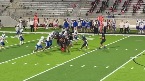 QB from North Crowley! Nice move for the touchdown pass! #football #Texas  #highschool #highlights #tiktok 
