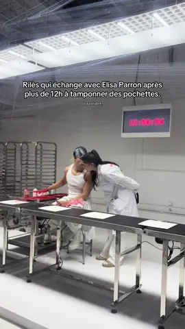 Rilès s’est lancé le défi de tamponner des pochettes pendant 24h non stop #riles 