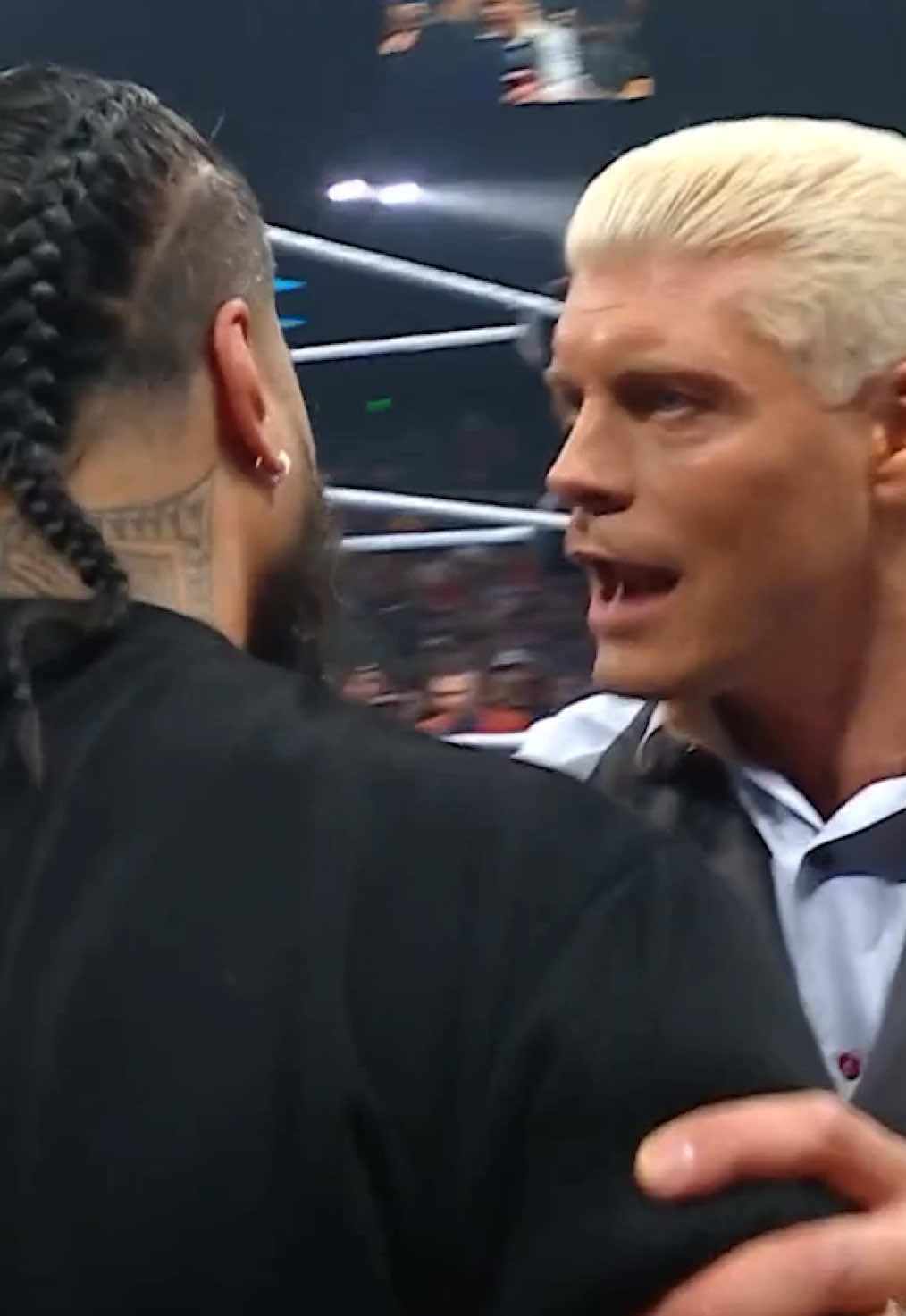 LET THEM FIGHT 🗣️ LET THEM FIGHT 🗣️ LET THEM FIGHT 🗣️ #WWE #JimmyUso #DrewMcIntyre #CodyRhodes 