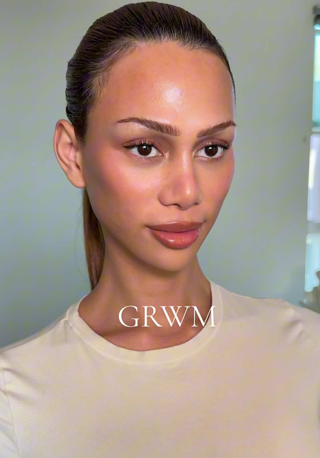 grwm ✨ Used: @Morphe Cosmetics contour stick & lip liner @Tower 28 Beauty concealer @Ogee Luxury Organics concealer @Charlotte Tilbury finishing powder  @rhode skin blush @loréal paris usa lumi highlighter @Rare Beauty lip gloss #grwm #makeuptut #rarebeauty #simplemakeup #makeuproutines 