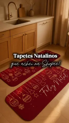 ✨🎄 Achadinho Shopee de Natal! 🎄✨ Genteee, olha esse tapete natalino MARAVILHOSO que eu achei na Shopee! 😍🛍️ Ele é super fofo, tem estampas natalinas lindas, perfeitas pra deixar a casa no clima do Natal — já dá aquele toque acolhedor logo na entrada! 🎅✨ O melhor de tudo é que o preço tá super acessível, e tem vários modelos pra escolher: com Papai Noel, renas, árvore de Natal e até frases natalinas cheias de charme! 🎁❤️ Ideal pra colocar na porta de entrada, na cozinha ou na sala, esse tapete é aquele detalhe que faz toda diferença na decoração natalina. 🌟 🎅✨ Já garante o seu antes que acabe, porque esses achadinhos somem rapidinho! #AchadinhoShopee #DecoraçãoDeNatal #CasaNatalina #ShopeeBrasil #Natal2025 
