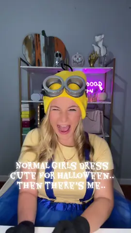 We’re about to reveal some surprise jewelry.. if my picture is pink come join our live 💛