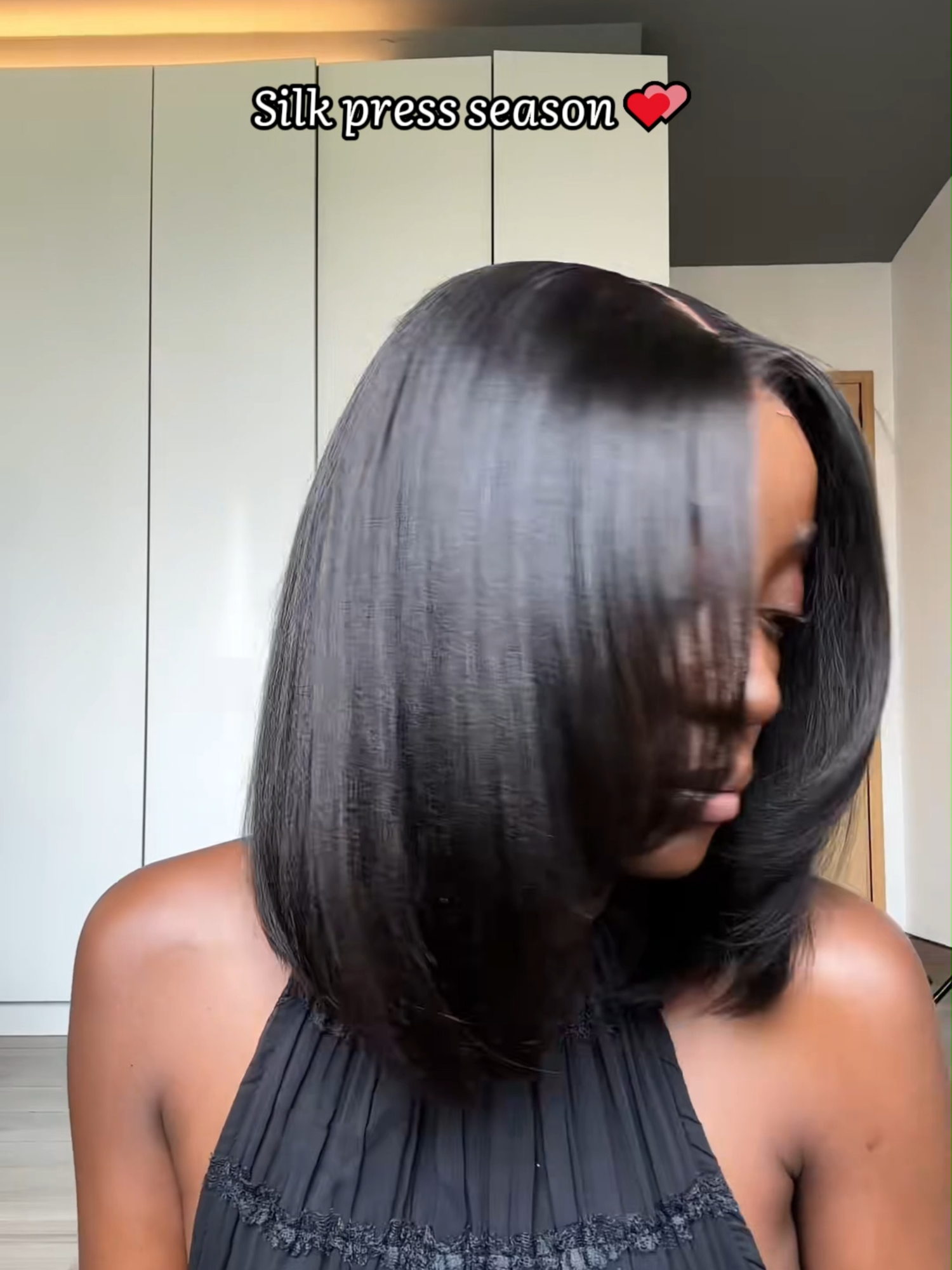 Babe, can you feel how soft and flawless this wig is😍😍😍 i am so obsessed!✨✨up to 70% OFF, no code needed!The lowest price of the YEAR🤎🤎hair: ohmypretty  layer cut yaki straight wig 12 inches, linked in my bi00#ohmyprettywig #gluelesswig #hairstyletutorial #beginnerfriendly #straightwig