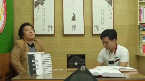 Lưu cái video này trong máy để mỗi lần cãi ck lại lôi ra xem lại. Lại càng phải thấy mình cần phải ngoan với ck hơn 🤣🤣 Ck dương - Vợ âm : thuận tự nhiên Ck âm - Vợ dương: gia phong đảo lộn Ck dương - Vợ dương: tan cửa nát nhà Ck âm - Vợ âm: thuận vợ thuận ck Ck mình thì quá là âm rồi. Nên mình cũng cố gắng để 