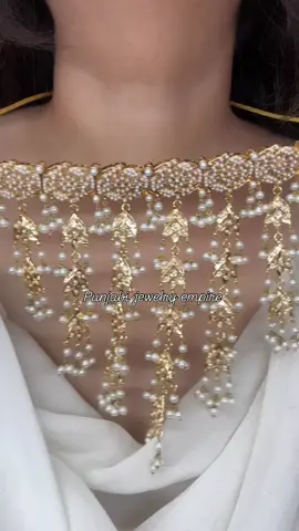 No price in comments. For inquiries contact at us: DM/Call/text/WhatsApp: at 925-206-7281. Our prices are in US 💵 #punjabitraditionaljewelry #Pakistanijewelry #jadau #punjabijewelryempire 