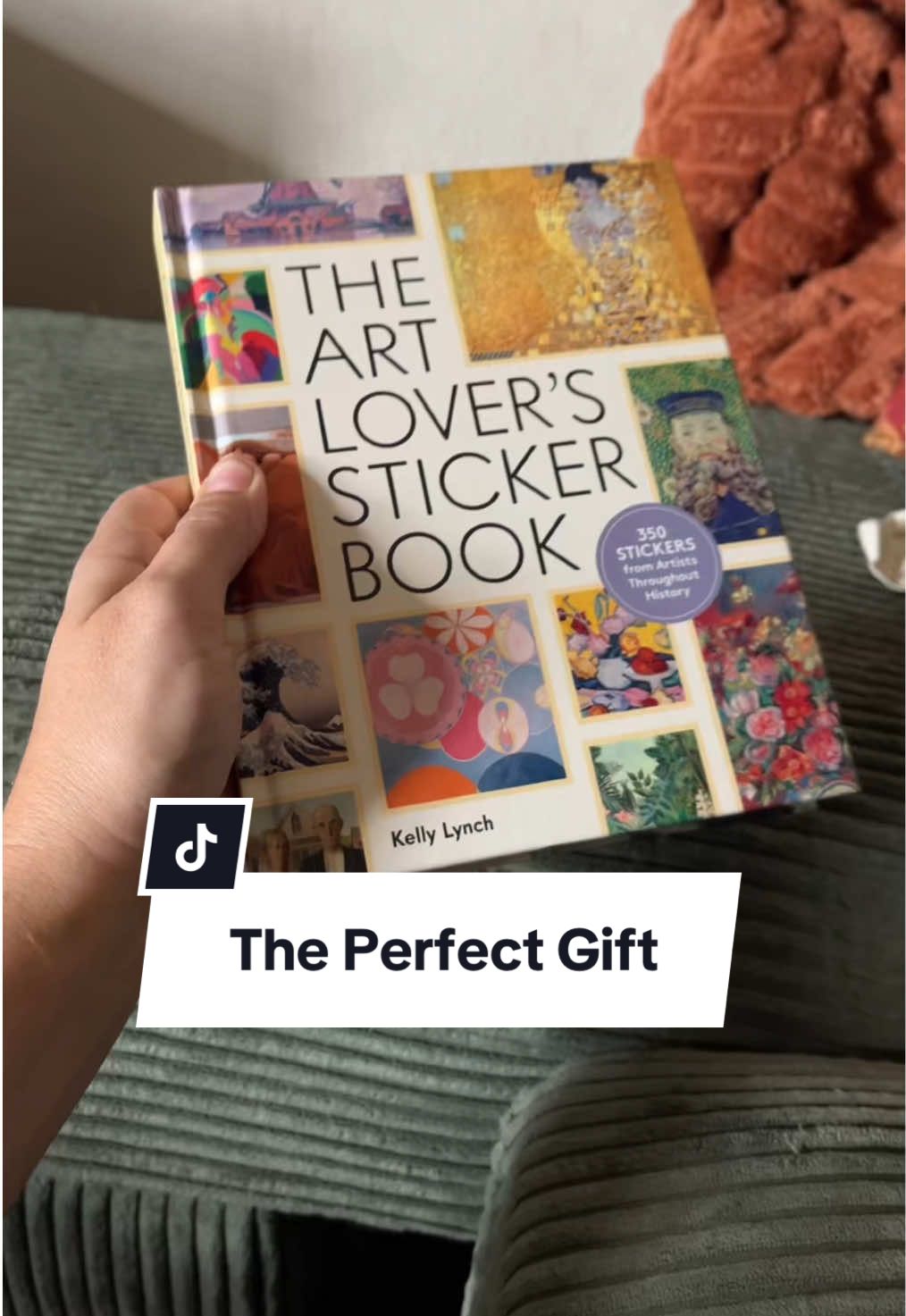 #giftguide #booklover #stickerlover #artlover 