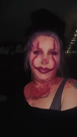 #vibin #sassy #pennywisecosplay #halloweenlook 