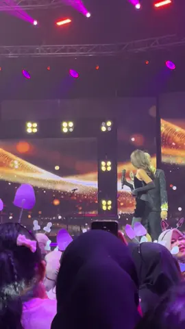 how sweet @Aqeela Aza Calista dan mom 🥹🌷 #aqeelacalista #indridimassinggih #momandgirl #sctvaward2025 #aqeelaagz 