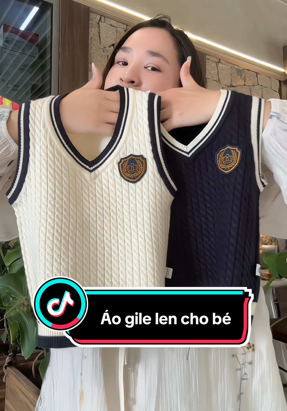 Áo len gile cho bé trai bé gái chất len dày dặn mềm mịn. #megaoreview123 #aogilechobe #aolenchobe #aogile #quanaotreem 