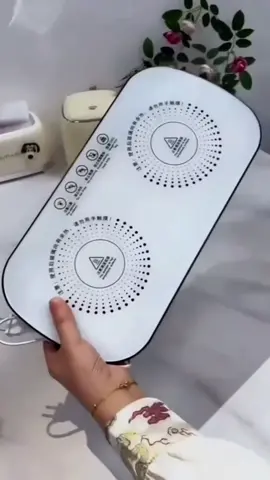 Khay hâm nóng đồ ăn thiết kế mặt kính cường lực giúp làm nóng nhanh chóng kèm đế điện an toàn tiện lợi #khayhamnongthucan #giadungthongminh #giadungtienich #xuhuong #trending 