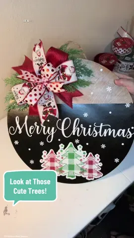 I made another sticker using #canva and #cricut #designspace for this #diydecor #christmas door hangers!