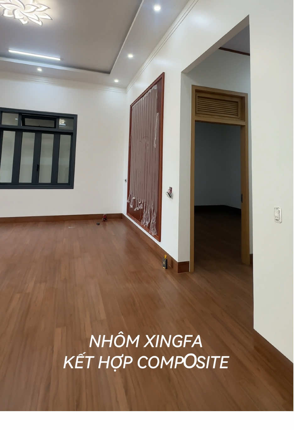 🏠 Một ngôi nhà – Hai dòng cửa, sự kết hợp hoàn hảo giữa Nhôm Xingfa và Composite! Tận dụng tối đa ưu điểm của từng loại: cửa nhôm cho không gian ngoài trời chắc chắn, bền bỉ – cửa composite cho nội thất sang trọng, chống nước tuyệt đối. 💪 Giải pháp thông minh, thẩm mỹ và bền vững cho mọi công trình! #TàiTuệDoor #CửaNhômXingfa #CửaComposite #cửađẹpnhàsang 