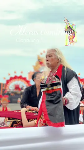 Meras Gandrung di Gandrung Sewu 2025✨ Prosesi meras gandrung merupakan momen wisuda sebelum penari disahkan menjadi seorang Gandrung  #gandrungsewu #fyp #gandrungsewu2025 #banyuwangi #gandrung_banyuwangi 