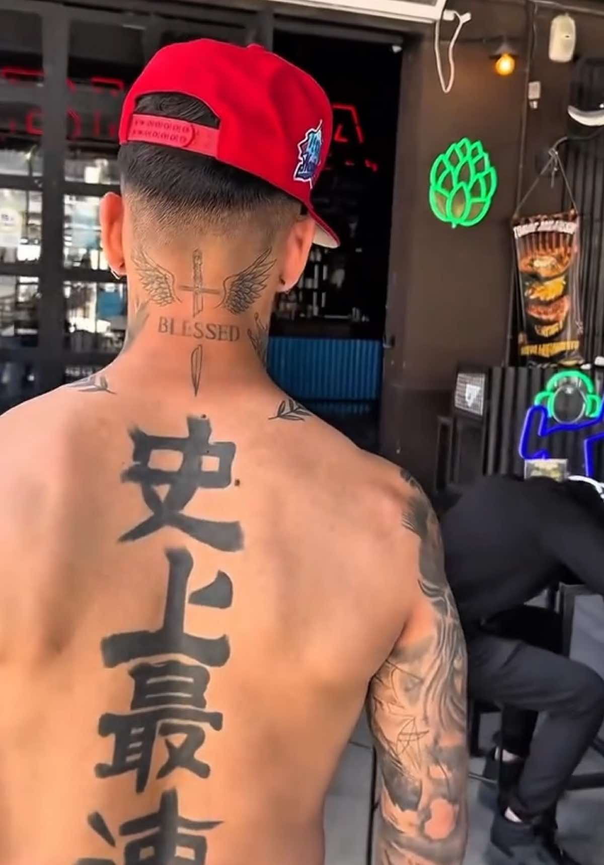 Volví a buscar laburo a la cervecería Pentos 😈                                                                                                     Usá mi código promocional [Liosoto] para recibir el bono