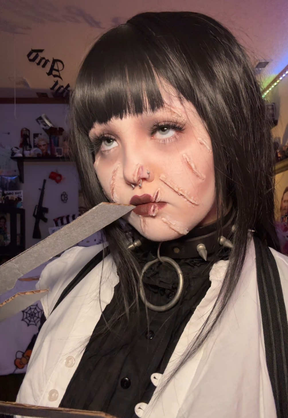 edward :P it’s hardly related but i just wanted to use this sound haha #fyp #foryoupage #makeup #halloweenmakeup #edwardscissorhands 