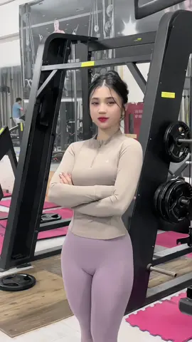 Già rồi mà cứ tung tăng vậy đó hihe #gym 