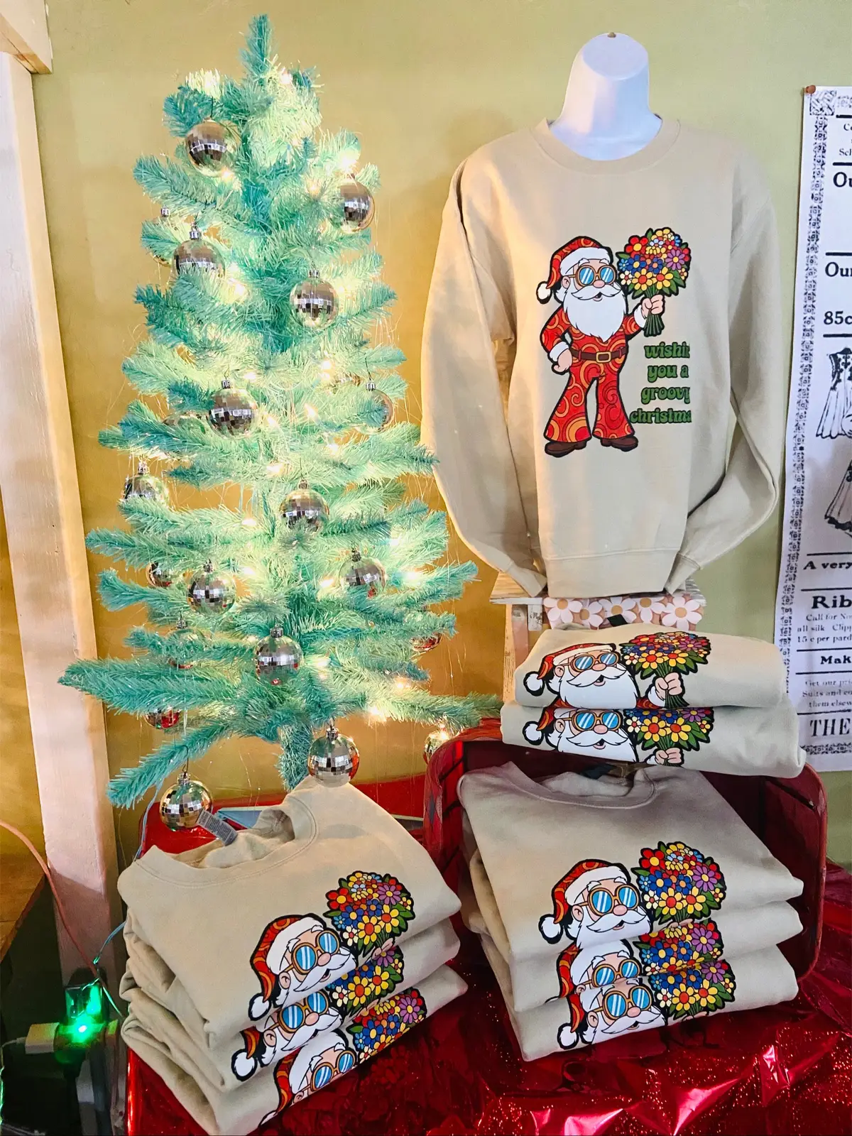 Join us for our Christmas launch party! October 31st 10-4 November 1st 10-8 November 2nd 1-4 Located in northern Oklahoma. 1183 Main Street Deer Creek, OK 74636 #christmas #christmasshop #oklahoma #shopsmall #oklahomacheck #groovy #vintage 