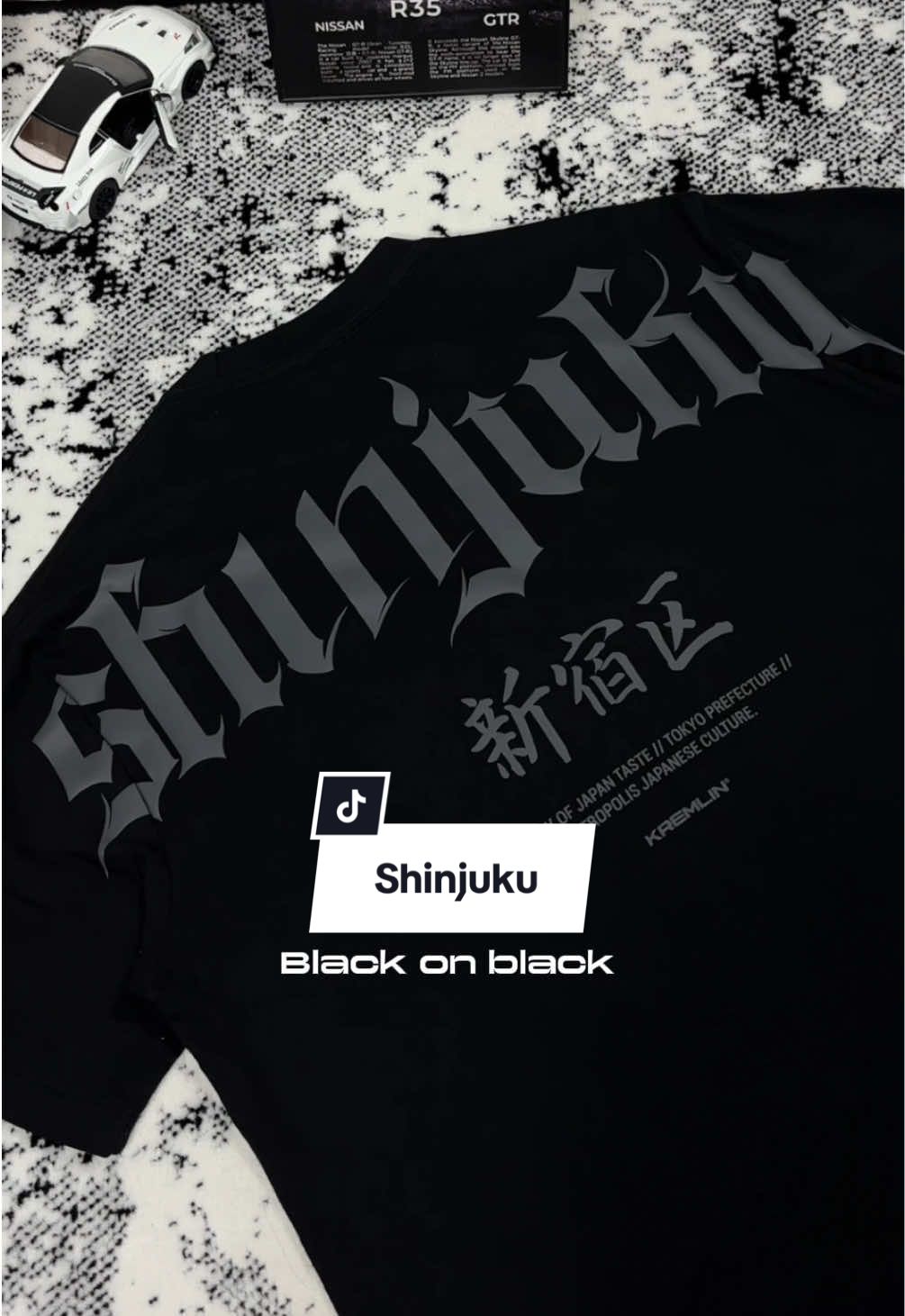 Uhhh cakep asli modelnya full ireng bahan cotton 20s #kaos #kaosoversize #oversizedshirt #outfit #kremlin 