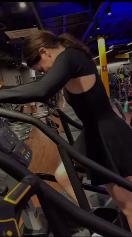 @Fashion Nova #FashionNova  Vestido: Arabesque Super Soft Active Bolero Dress Conjunto: Very Mindful Active Legging Black  #albaclouthier #publicidad 