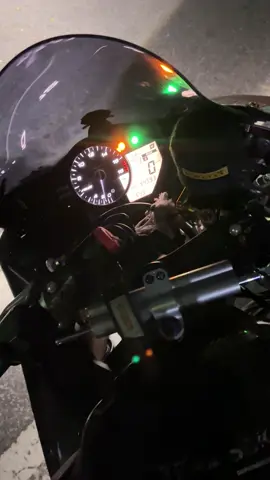 วอมรออุณหภูมิ50องศา ออกรถได้🚀🚀 #zuperbike_samutprakan #bigbikethailand #r6 #ผู้ชายขับบิ๊กไบค์ #วอมเครื่องกันหน่อย 