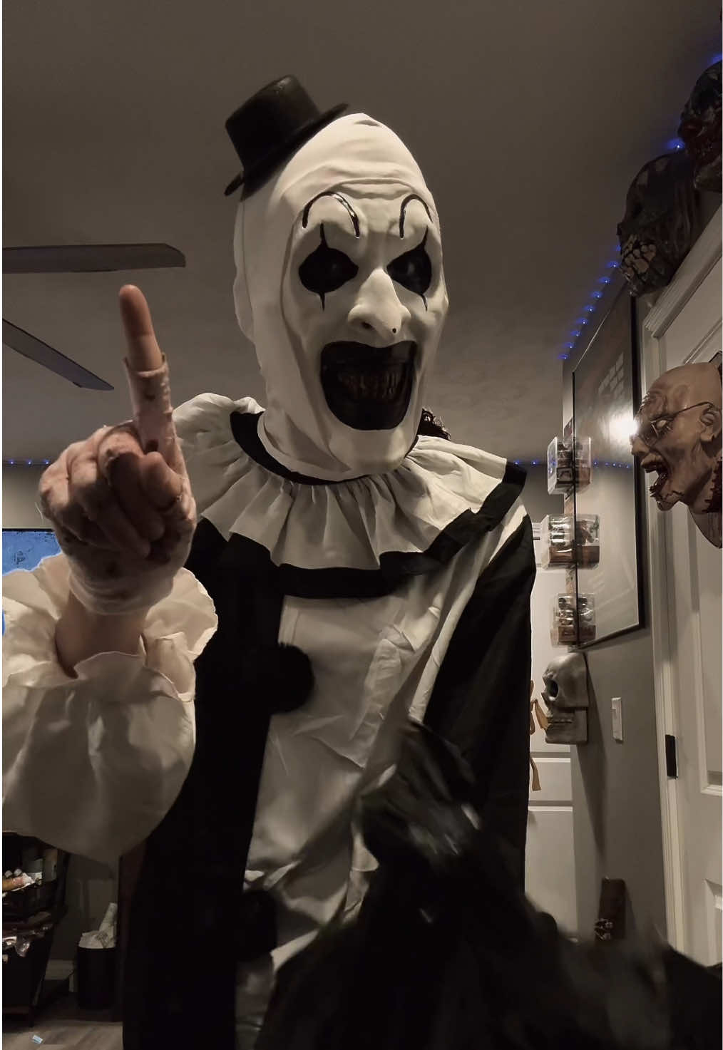 Art the Clown Cosplay                         #arttheclown #terrifier #cosplay #fyp #halloween 