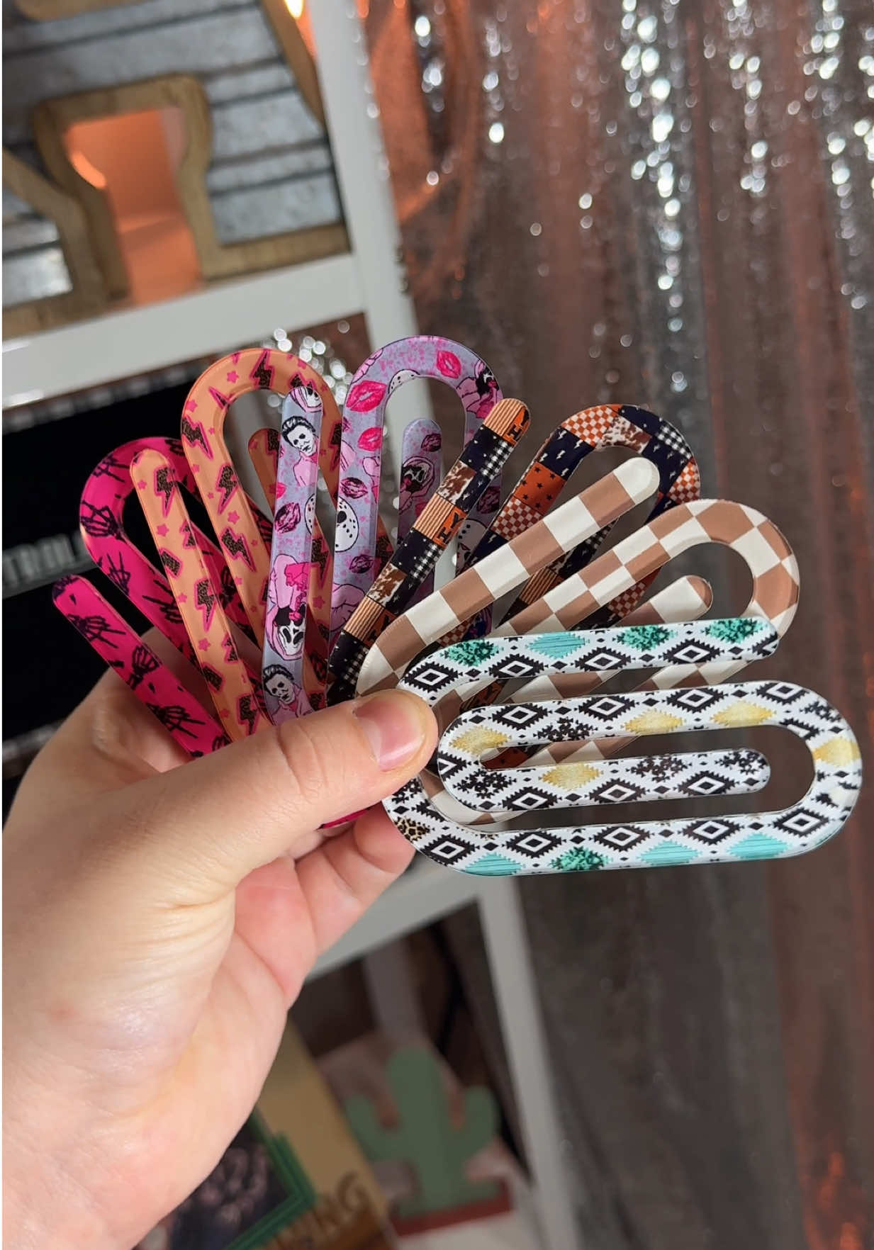 So many cute giant paper clips to choose from! #jumbopaperclips #westernstationary #westerngifts 