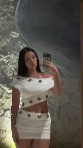 bridal moment bcuz white duhhhhh