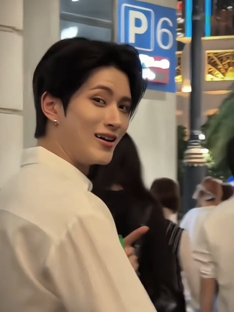 Leo black hair is back🛐 #XODIAC #소디엑 #LEO #fyp  plss don't repost my edit on ytb🙏