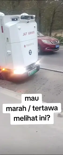 mobil tanpa pengemudi menerobos jalan cor yang masih basah. #fyp #fyppppppppppppppppppppppp 