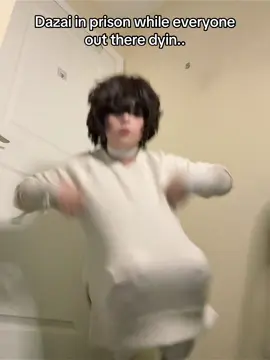 Lmao the things I find in my drafts I swear.. every time I cosplay dazai he possessed me i swear.. #dazaiosamu #dazaicosplay #bungoustraydogs #prisonarcbsd #fyp 