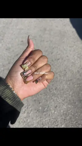 Need a quick fix for those busted nails?! Click this orange cart and glue on these nails NOW!!! 🔥😫 #fyp #pressonnails #nailinspo 