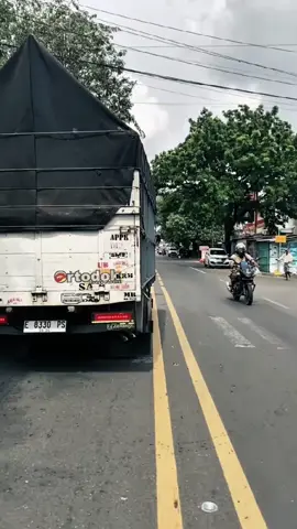 #fypシ゚ #storytruck #lirikslowmo 