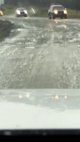 Seperit biasa jalan yang mengenail jalan ni . Drive safely dan selamat sampai #kinabatangan #sandakan #lahaddatusabah #jalanjalan #jalanberlubang 