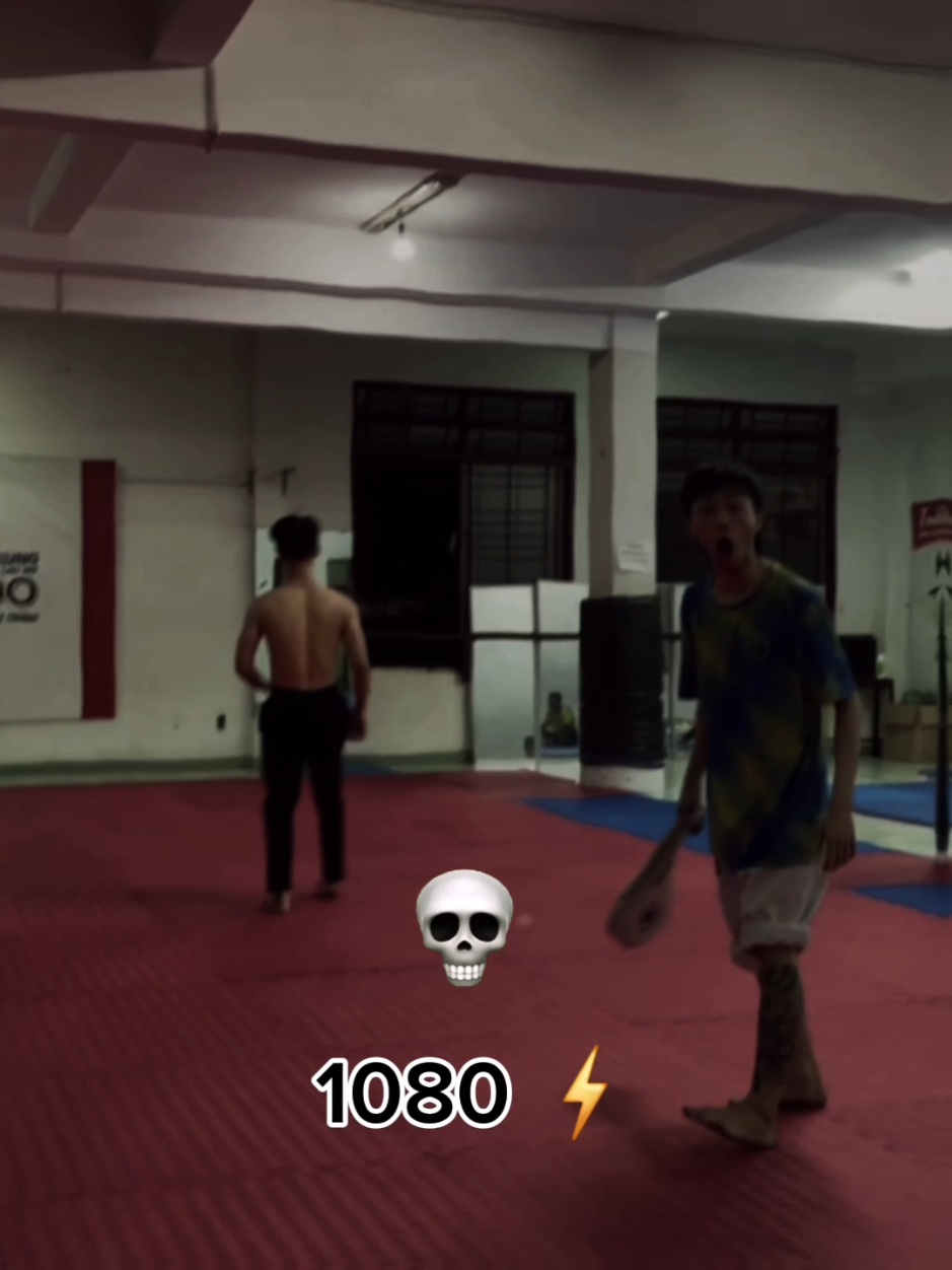 Lực của cú đá  1080°[⚡️-⚡️⚡️-⚡️⚡️⚡️] #tabaoquang #taekwondo  #1080kick 