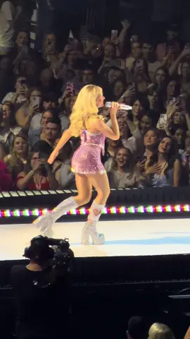 Juno position Pittsburgh N2! #sabrinacarpenter #shortnsweet #shortnsweettour #junoposition #concert 
