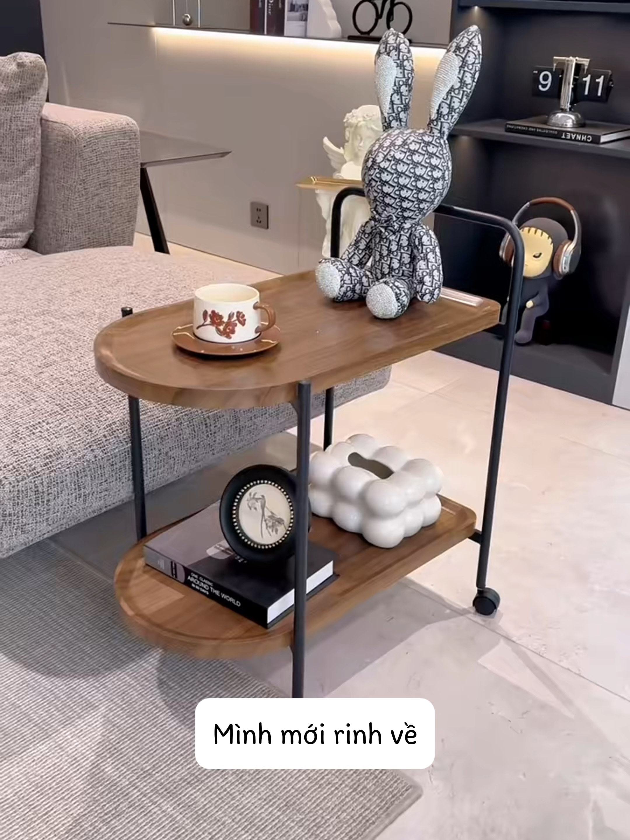 Sự kết hợp hoàn hảo giữa thẩm mỹ Bắc Âu và công năng tiện ích. #NoiThatBacAu #BanTraGo #BanTraDep #HomeDecor #BanTra2Tang