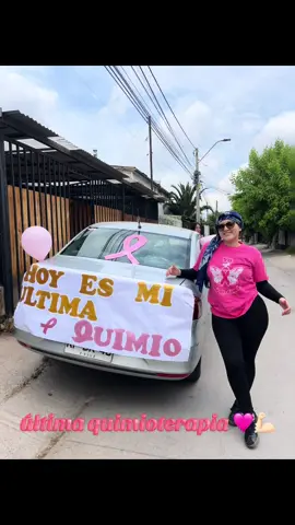 ha llegado el fin de esta maratón llamada quimioterapia ….  bueno.. hoy toco la campana por mi, por mi familia, por mis amigos, por quienes me acompañaron en el camino, por las que siguen luchando y por las que no pudieron pero se fueron luchando. Jamás dudé que este día llegaria y no niego que hubieron momentos extremadamente difíciles, complicados y angustiantes, donde 