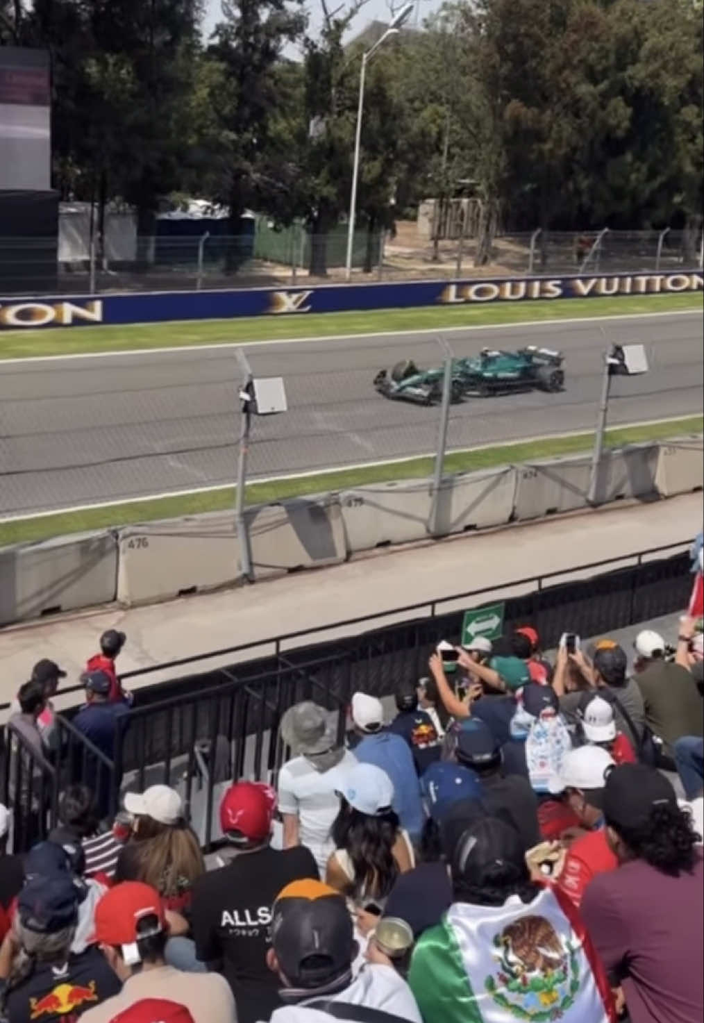 Es hoy es hoy! 🏎️ 🇲🇽 #gpmexico #formula1 #maxverstappen #ferrari #mclaren 