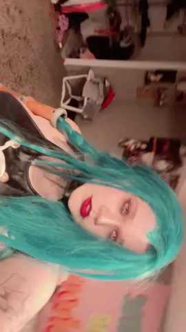 Clancy! Jinx cosplay? I promise I’ll definitely do a full version eventually #twentyonepilots #clancy #jinxcosplay #arcaneleagueoflegends 