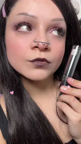 I love when Kbeauty goes edgy <3 #blacklipstain #romand #kbeauty #lipcombo @Rom&nd US @롬앤 romand 