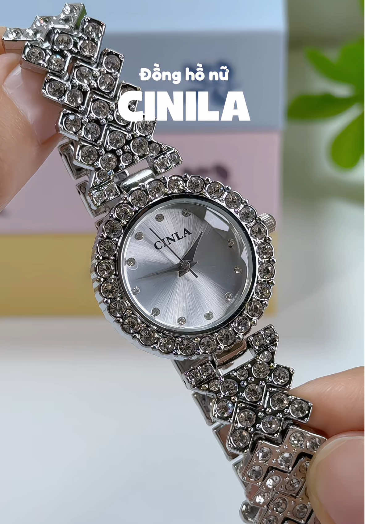 Đồng hồ xinh và sang làm quà cho bạn gái thì xinh lắm #donghonu #donghothoitrang #donghodep #camriviu 