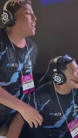 Os cria pega no presencial 🙅🏽‍♂️#fyp #foryou #fy #novak #presencial 