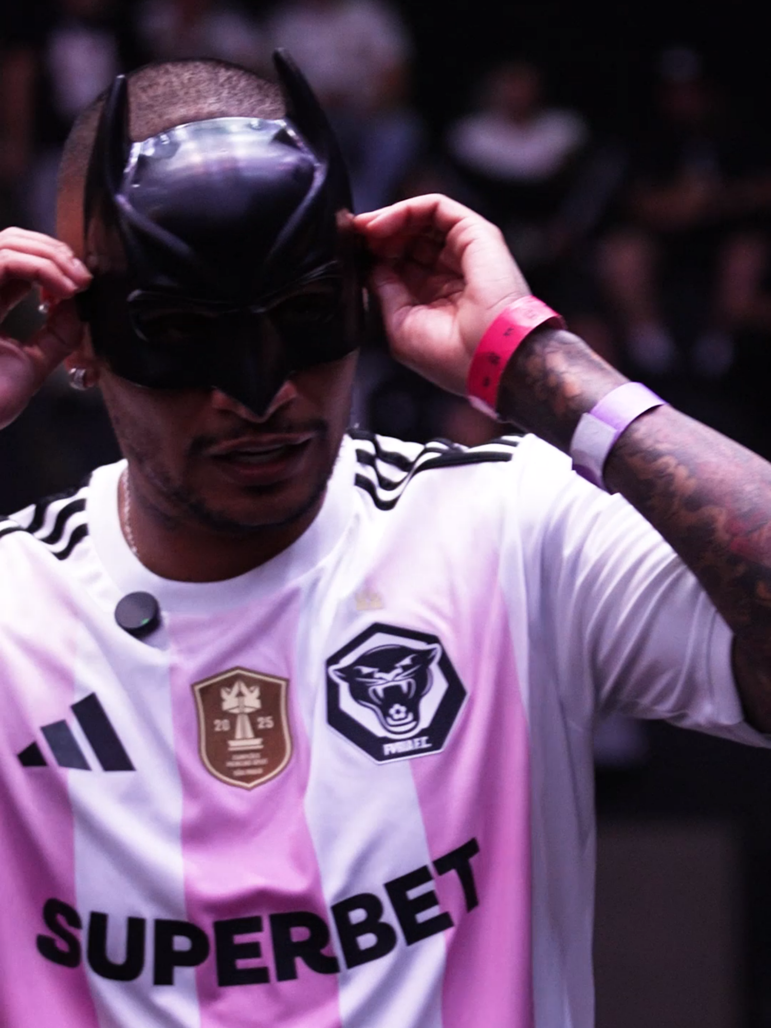 TA EM CHOQUE LIGA PRO BATMAN