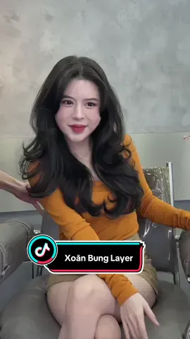 🍂 Tóc xoăn bung layer đang làm mưa làm gió mấy ngày nay 🌪️ 🍂 Ai làm cũng xinh – mặt nhỏ, tóc phồng, quay clip góc nào cũng xịn 🎥 🍂Trend này salon Khuong Minh làm cực đỉnh nha 💇‍♀️ #khuongminhhair #xoănbunglayer #uốntóc #viral #hairstyle 