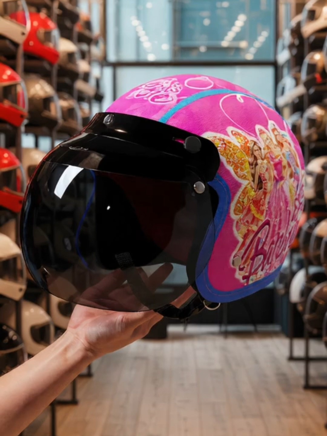 Bocil-nya langsung auto jadi Barbie on wheels  Helm-nya pink, gemes, tapi tetep siap jaga kepala dari drama jalanan  #helmet #helmanak #helmanakbogo #helmanakretro #helmanakkarakter #joykidzhelmet #joykidz #joyfulriding