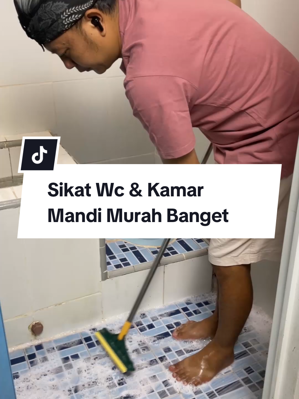Membalas @dani.asih32 walaupun murah, sikat ini enak banget dipake buat bersihin wc & kamar mandi. Gagangnya panjang dan gak perlu jongkok lagi. #sikatkamarmandi #sikatwc #sikatlantai #promoguncang1111 #tiktokshopindonesia 