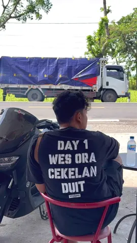masio rupaku reget, tapi dompetku resik.