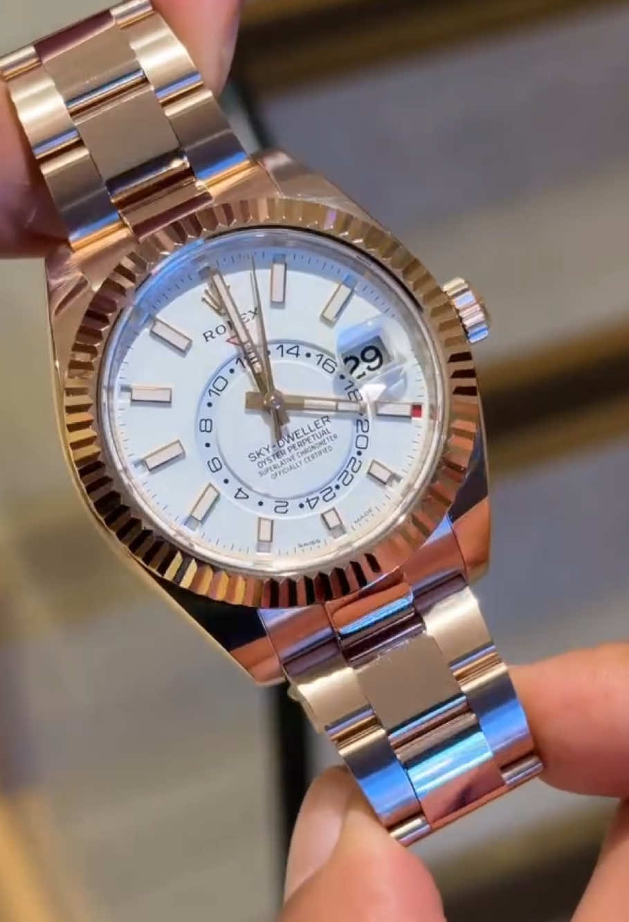 326935 in Everose gold - available with original box#watch #rolex 