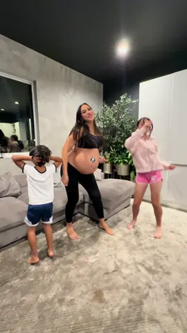 Así terminamos esta trilogía chapistica barrigona 😂😂😂. La promesa se cumplió!  Un recuento de nuestros mejores momentos meneando la chapa jajajaja 