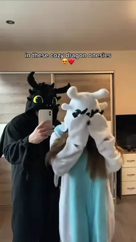 tag someone na gusto mo maka couple dragon onesie🥹 #onesie #coupleonesies #toothless #toothlessonesie #couplegoals 